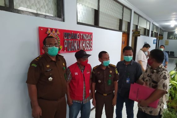 Tim Tabur Kejagung Bekuk Mantan Kepala Dinas Kesehatan Kolaka Timur di Makassar - JPNN.COM