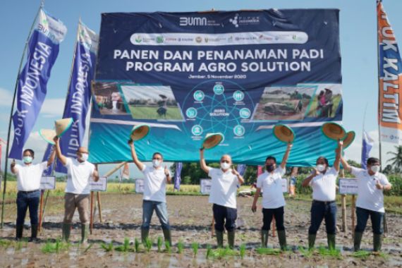 Program Agro Solution PT Pupuk Indonesia Raih The Best Innovation in Social Business Model - JPNN.COM
