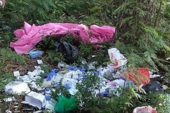 Warga Tak Berani Membersihkan Sampah yang Berserakan di Bekasi, Polisi Sampai Turun, Hiii - JPNN.COM