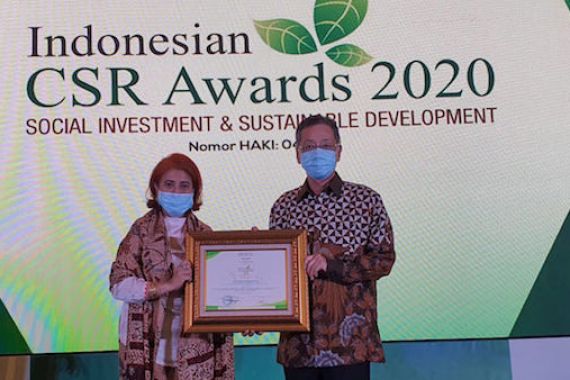 PT Kaltim Methanol Industri Raih Penghargaan Program CSR Awards 2020 - JPNN.COM