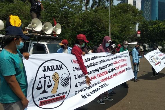 Aktivis Desak Transparansi Tender di Pelabuhan Tanjung Ular Bangka - JPNN.COM