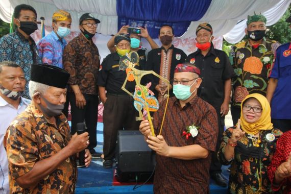 Bersua Aliansi Jawa Bersatu, Cawalkot Medan Akhyar Ungkap Masa Lalu: Mamak Saya Dodolan Kopi, Pak! - JPNN.COM