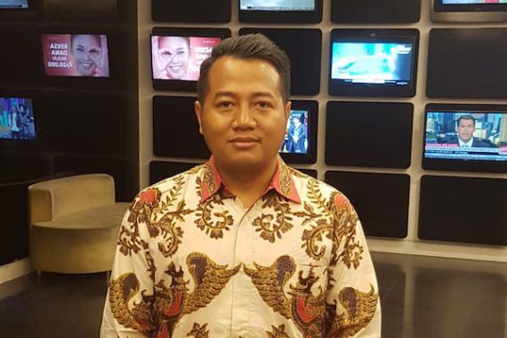 PAN Gabung ke Parpol Koalisi Pendukung Jokowi, Adi Prayitno: Tak Heran - JPNN.COM