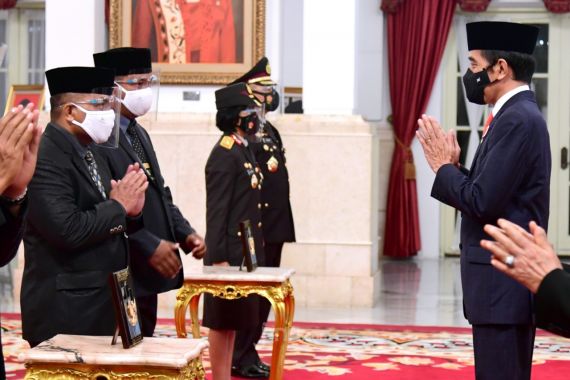 Habib Rizieq Tiba di Indonesia, Apa yang Dilakukan Presiden Jokowi? - JPNN.COM