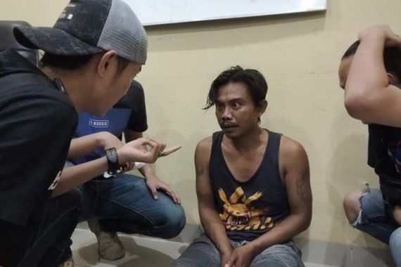 Pelarian Perampok Tauke Kopi Berakhir, Langsung Ditembak di Kaki, Lihat Wajahnya - JPNN.COM