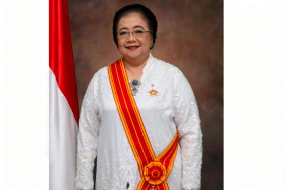 Terima Bintang Mahaputera Adipradana dari Presiden Jokowi, Menteri Siti: Ini Untuk Ayah, Ibu, dan Indonesia - JPNN.COM