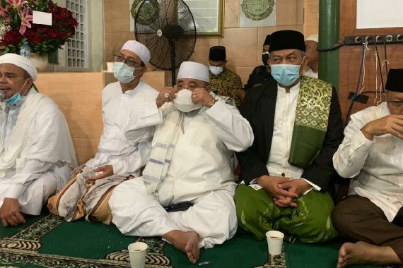 Malam-malam Petinggi PKS Kunjungi Habib Rizieq, Bahas Apa? - JPNN.COM