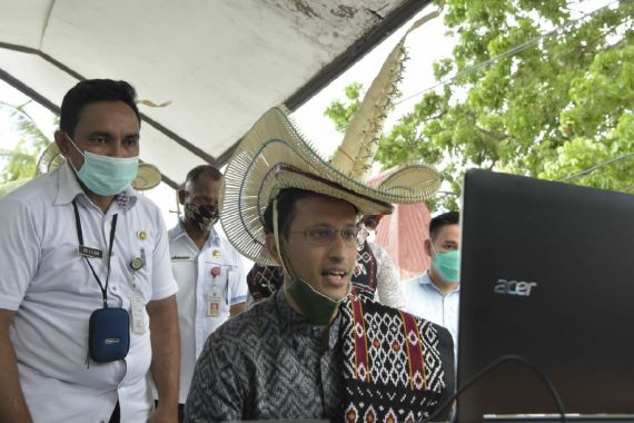 Nadiem Makarim Akhirnya Merasakan Sendiri Leletnya Internet di Luar Jawa - JPNN.COM