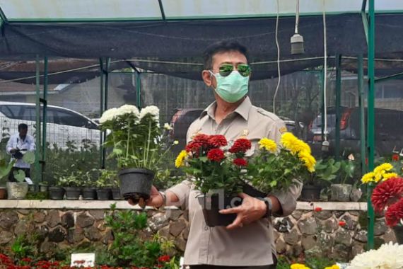 Mentan SYL dan Menko Airlangga Lepas Ekspor Florikultura ke 20 Negara - JPNN.COM