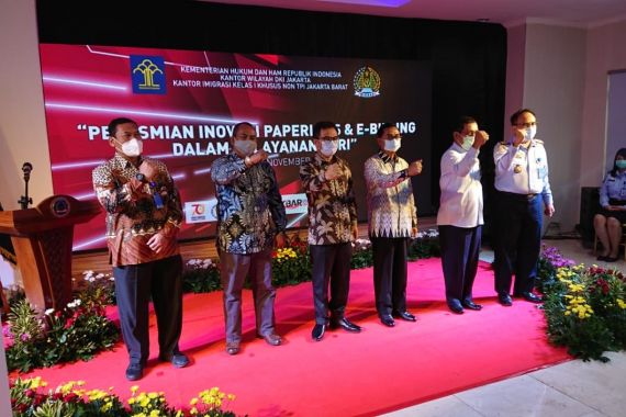 Imigrasi Jakarta Barat Terapkan Sistem Paperless dan e-Billing untuk Layanan Paspor - JPNN.COM