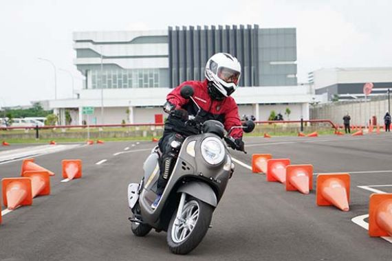 Cara Mudah Bikin Honda Scoopy Tampil Ganteng, Modalnya Mulai dari Rp85 Ribu - JPNN.COM