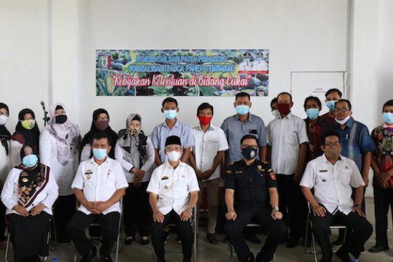 Bea Cukai Bandar Lampung dan Pemkab Pringsewu Bersinergi Kembangkan Potensi Hasil Panen Tembakau - JPNN.COM