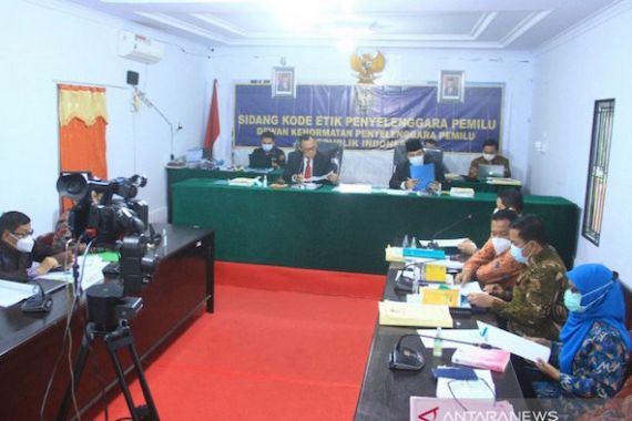Lima Komisioner KPU Provinsi Bengkulu Diperiksa Sebagai Teradu di DKPP - JPNN.COM