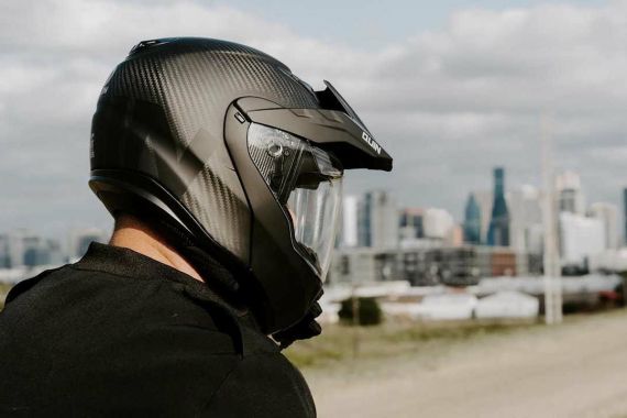 Helm Full Face Ini Punya Fitur Pendeteksi Tabrakan, Keren - JPNN.COM