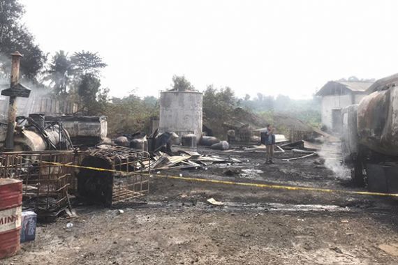Pabrik Limbah Oli di Gunungputri Bogor Terbakar - JPNN.COM