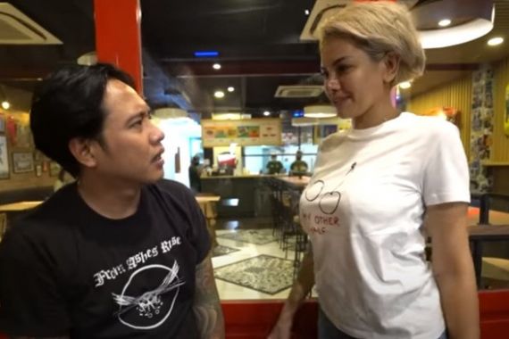 Kangen Banget, Nikita Mirzani Langsung Peluk Gofar Hilman - JPNN.COM