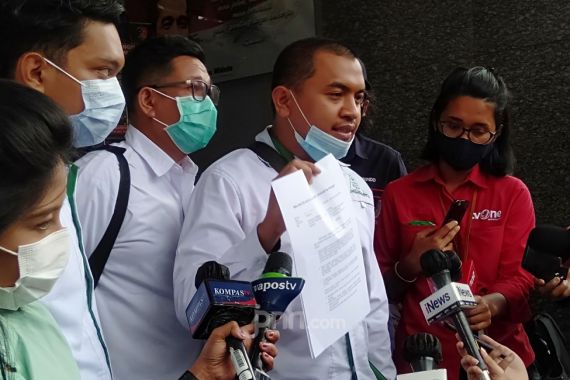 Abu Janda Kaitkan Kasusnya dengan FPI, Respons Aziz Yanuar Sangat Dingin - JPNN.COM