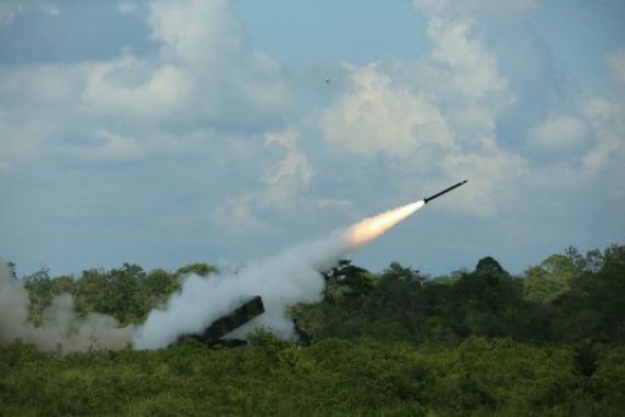 Lihat Nih, Yonarmed-1 Tembakkan Roket Astros, Dahsyat! - JPNN.COM