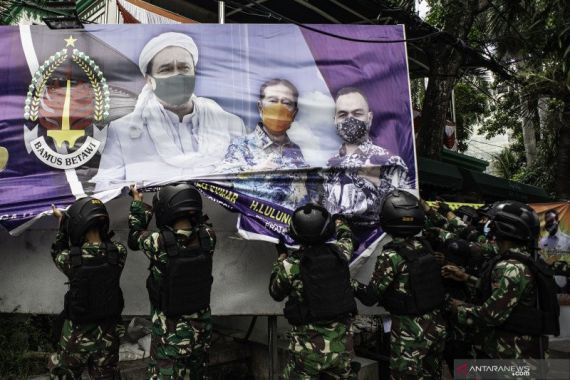 FPI Dibubarkan, Polisi dan TNI Langsung Bergerak ke Petamburan - JPNN.COM