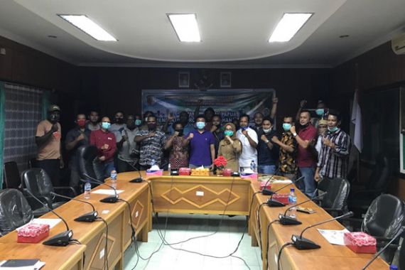Mendukung Program Jokowi, Stafsus Luncurkan Program Petani Milenial Papua - JPNN.COM
