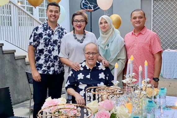 Helmy Sungkar Meninggal, Ini Penyesalan Terbesar Sissy Priscillia - JPNN.COM