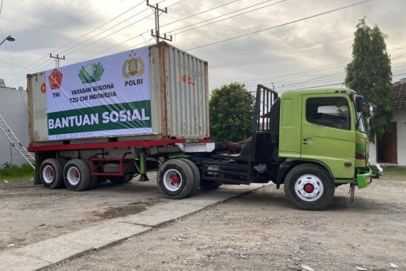 Aksi Sosial di Masa Pandemi, Buddha Tzu Chi Sebar 5.000 Ton Beras Premium ke 34 Provinsi - JPNN.COM