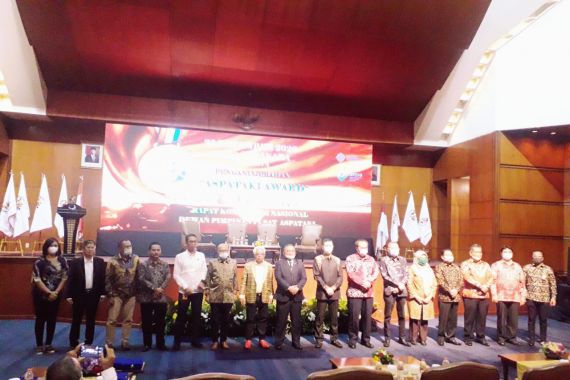 Inilah Daftar Nama 19 Tokoh Penerima Aspataki Award Termasuk Menteri Ida dan Kapoltabes Barelang - JPNN.COM