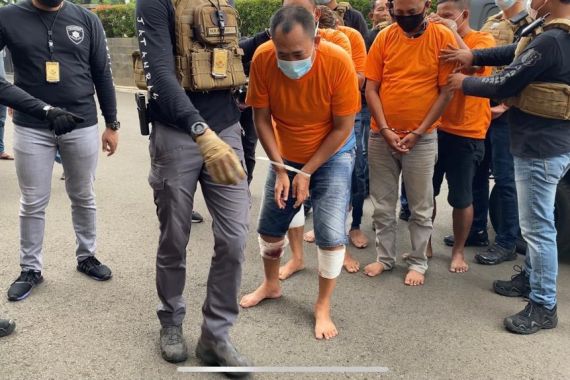 Puluhan Kali Beraksi, Kawanan Perampok Bermodus Mengaku Petugas Kelurahan Ditembak, Dooor! - JPNN.COM