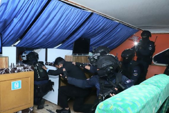 Mantap! Koopsus TNI Bebaskan Sandera dari Teroris di Selat Malaka - JPNN.COM