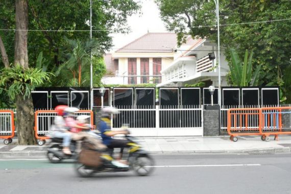 Bu Risma, Apakah Situasi Kota Surabaya Sudah Genting? - JPNN.COM
