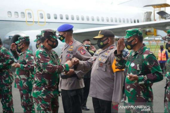 Azis: Kehadiran Panglima TNI ke Papua Memberi Arti Mendalam - JPNN.COM