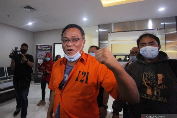 Dakwaan Jaksa untuk Jumhur Hidayat: 2 Twit Hoaks Omnibus Law Pemicu Demo Rusuh - JPNN.COM