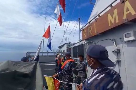Kapal Perang TNI AL dan Angkatan Laut Filipina Sama-sama Bermanuver di Perbatasan, Ada Apa? - JPNN.COM