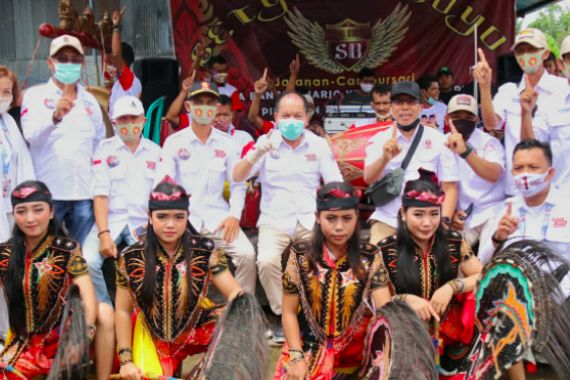 Seniman Kapuas Beberkan Kepedulian Ben Bahat kepada Budaya Tradisional - JPNN.COM
