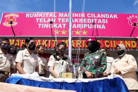 Korpri TNI Donasikan Masker dan Sembako ke Rumah Sakit TNI AL Marinir - JPNN.COM