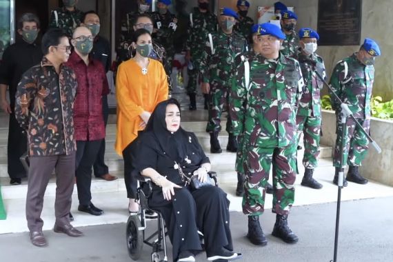 Putri Presiden Soekarno Hibahkan Kendaraan ke Puspom AD - JPNN.COM