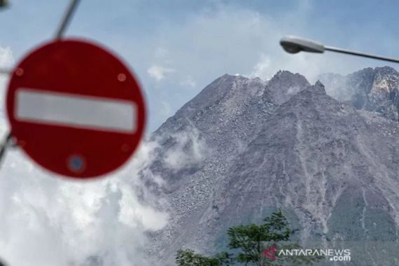 Gunung Merapi Mengalami Ratusan Gempa, Status Naik Jadi Siaga, Pemda Diminta Siap-Siap - JPNN.COM