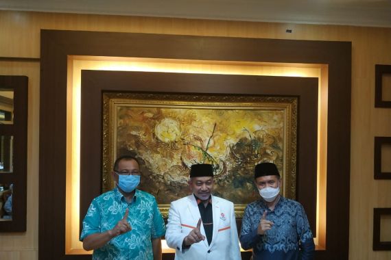 Pilkada Medan: Antisipasi Politik Uang, Presiden PKS: Kader dan Simpatisan Akan Jaga Malam - JPNN.COM