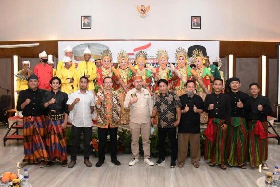 Silaturahmi Pagelaran Seni Budaya Kabupaten Bone Memperkuat Nasionalisme - JPNN.COM
