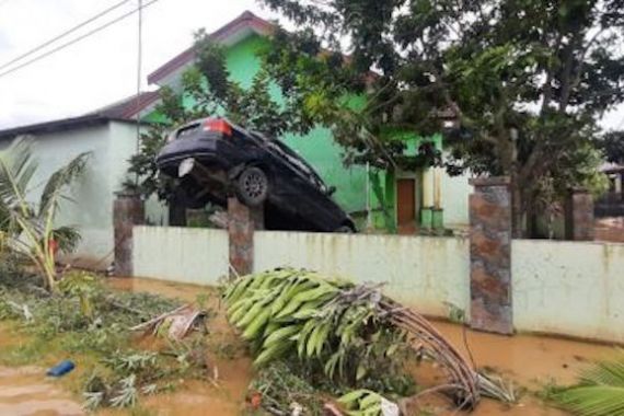 5 Jenazah Korban Banjir di Deliserdang Dimakamkan, Bayi 2 Tahun Belum Ditemukan - JPNN.COM