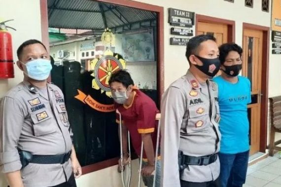 Mesin ATM di Alfamart Dibobol, Pelaku Ternyata Oknum Polisi, Nih Penampakannya - JPNN.COM