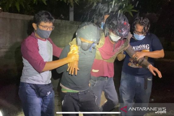 Tiga Maling Motor yang Kerap Beraksi DKI Jakarta Ditangkap, Dua Pelaku Ditembak di Kaki - JPNN.COM