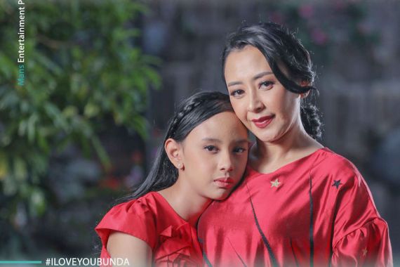 I Love You Bunda, Persembahan Dinda Ghania untuk Mama - JPNN.COM