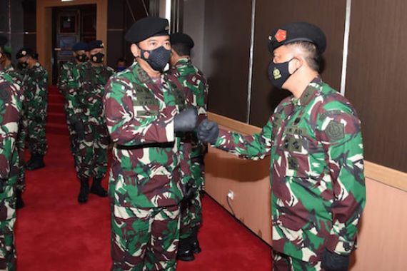 Sah, 26 Perwira Tinggi TNI AD Termasuk Letjen Herman Asaribab Resmi Naik Pangkat - JPNN.COM