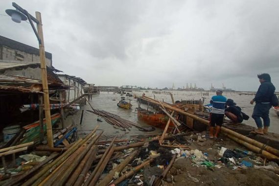 Dewan Usulkan Perbaikan Rumah Rusak Akibat Bencana Dibiayai Program RTLH - JPNN.COM