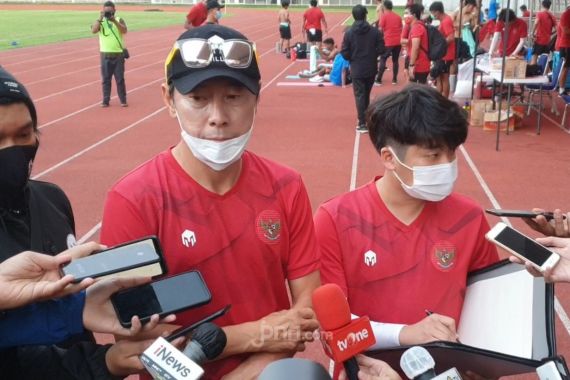 Komentar Shin Tae Yong Usai Indonesia U-23 Menang atas Tajikistan - JPNN.COM