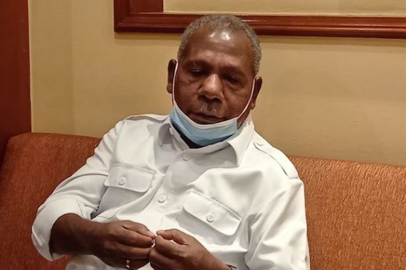 Bupati Mathius Awoitauw Dorong Penguatan Kesejahteraan Orang Asli Papua dengan Pendekatan Adat - JPNN.COM