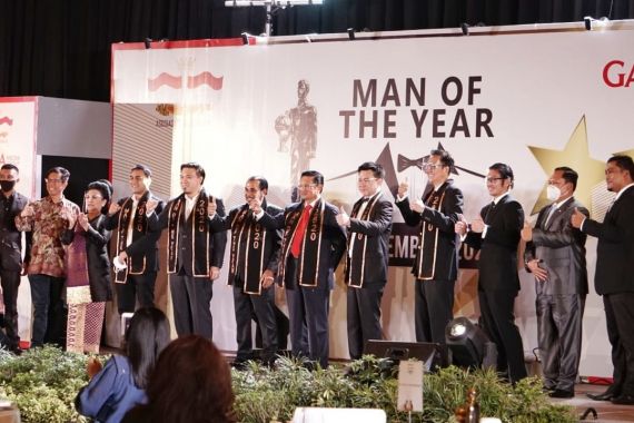 Ricky Tan Dapat Penghargaan Man of the Year 2020 Gatra Media Group - JPNN.COM