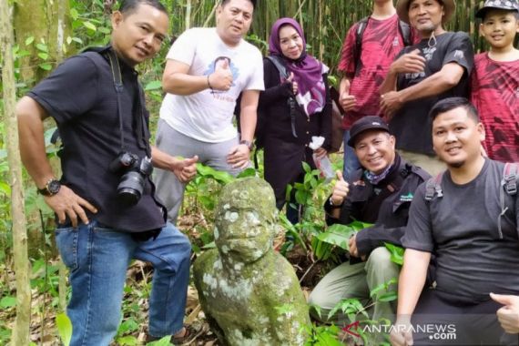 Heboh Penemuan Arca Manusia Memakai Topi, Kondisinya Utuh, Konon Termasuk Ras Negroi - JPNN.COM