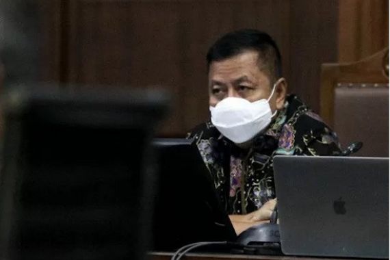 Sambil Menangis, Tommy Minta Hakim Meringankan Hukuman - JPNN.COM